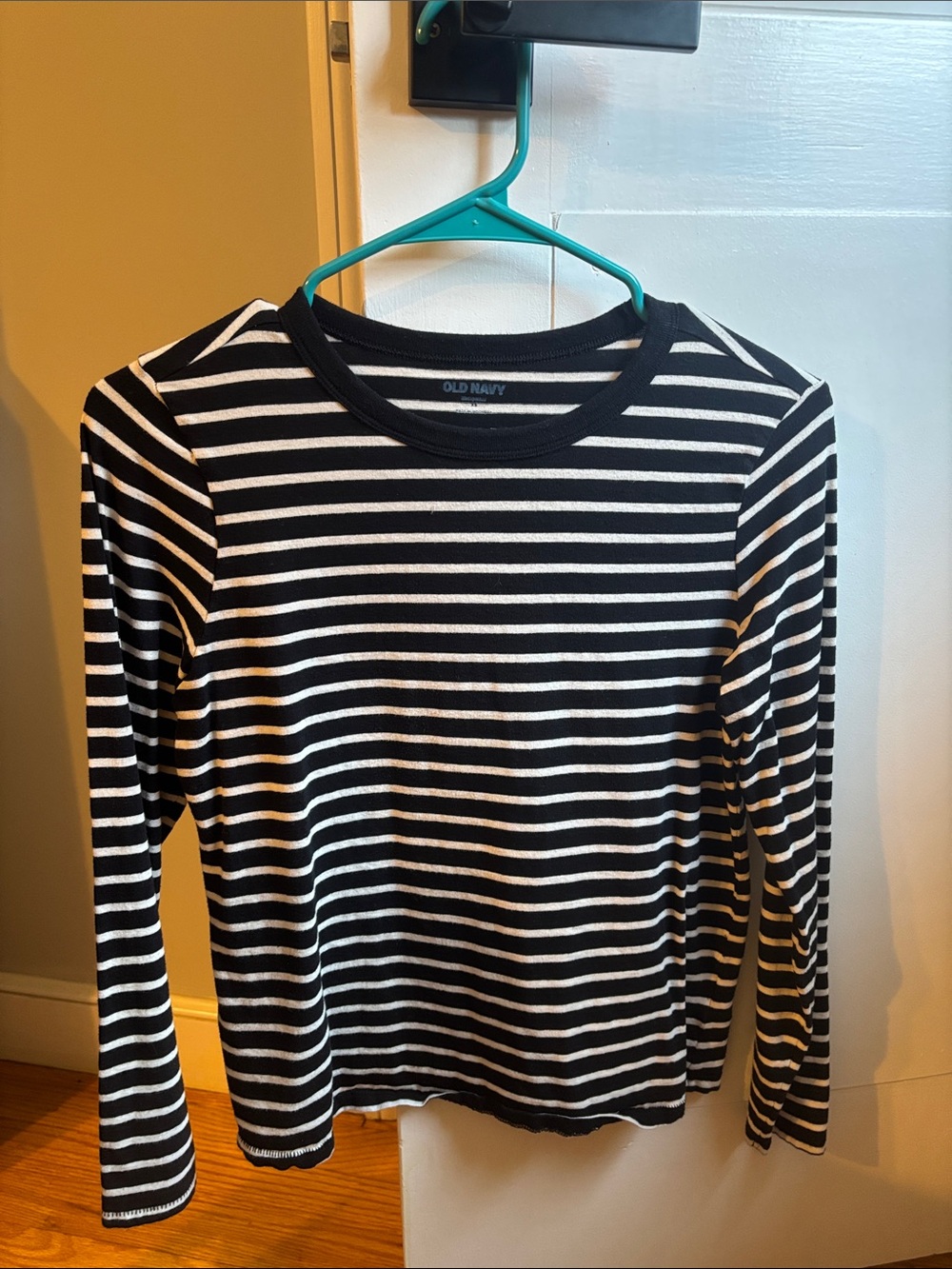 Old Navy Black and White Striped Long-Sleeve Crew Tee